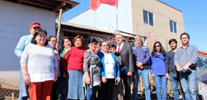 ENTREGA-DE-PANELES-SOLARES-EN-QUICHARCO-01-1-825x400